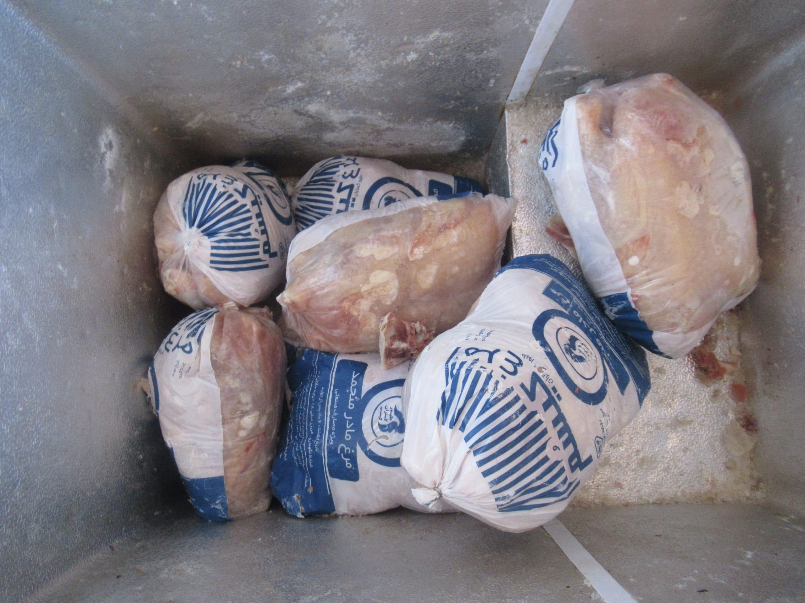 گوشت مرغ های منجمد شده، ذخیره شده و بسته بندی شده. مانند این،
