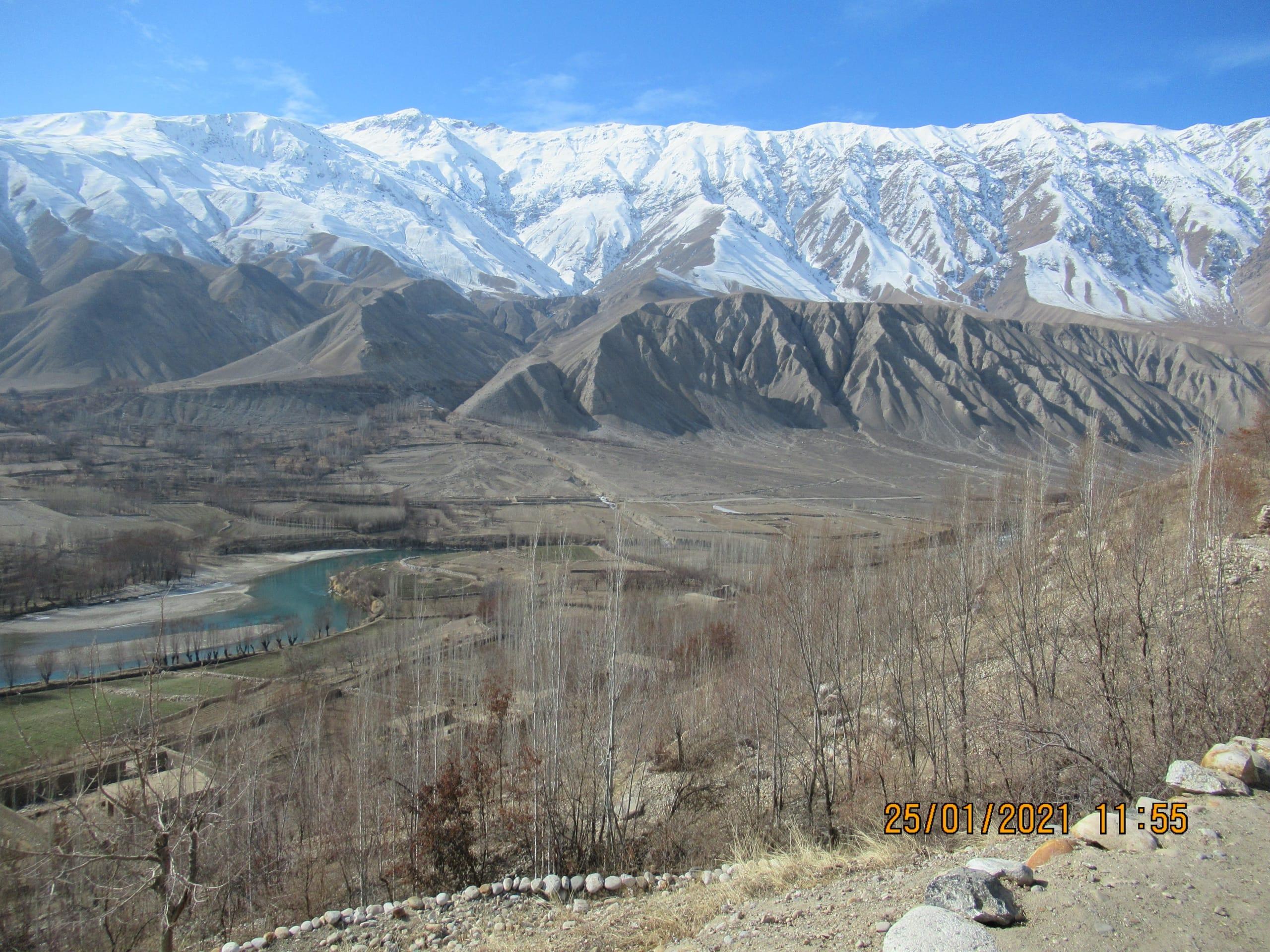 افغانستان زیبا و توپوگرافی ناهموار آن برای ساختن یک شبکه ملی مطمئن.